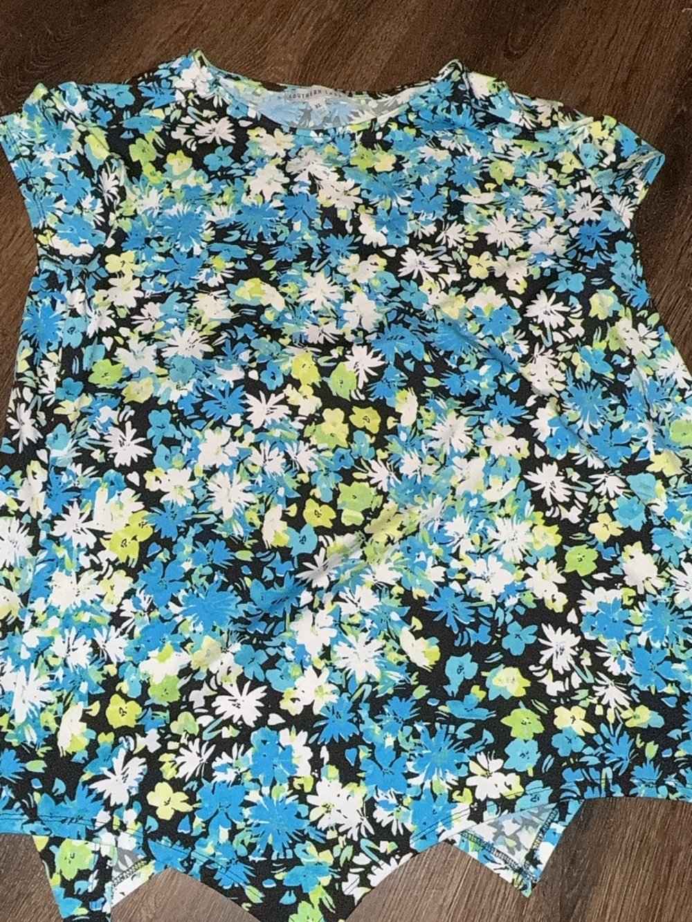 Southern Lady Blue, Green & White Floral Short Sleeve Tee